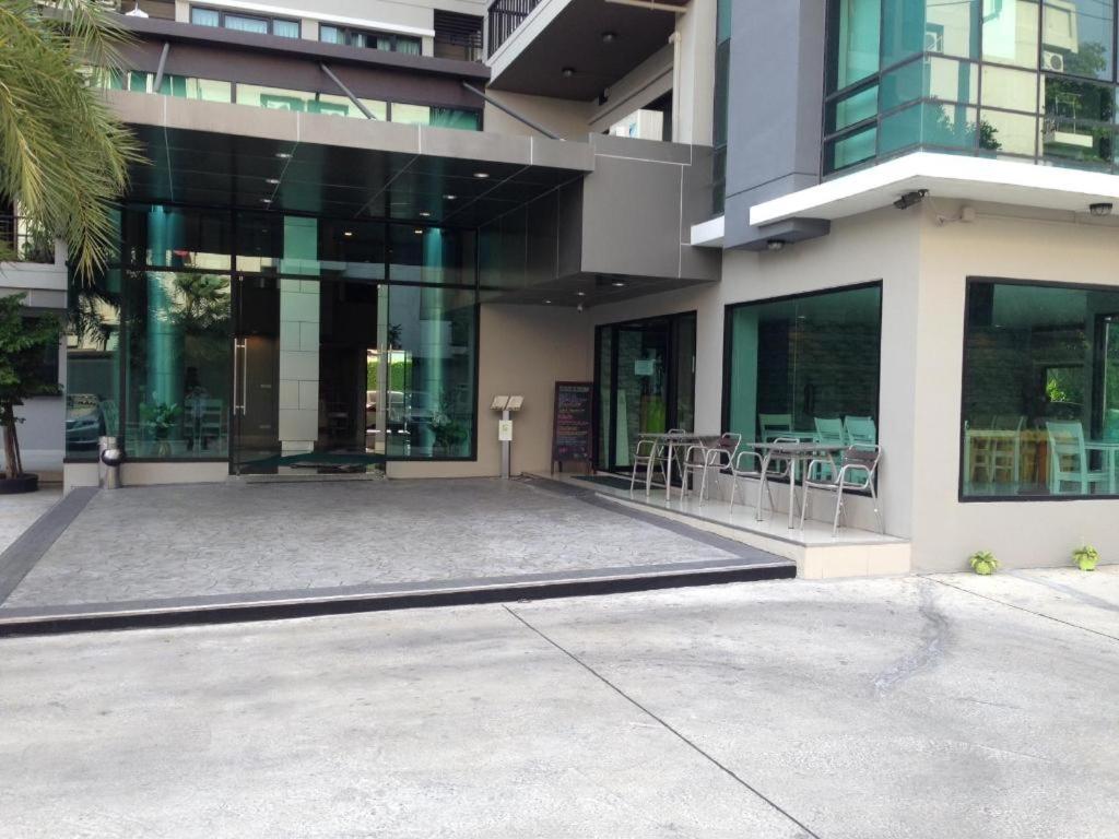 Ipremium Sukhumvit 81 Hotel Bangkok Exterior foto